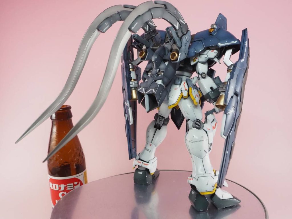 この背中の密度感が中々素敵です。