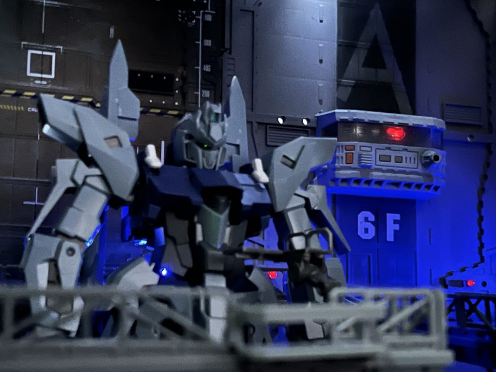 AE & 地球🌏連邦軍ロンド•ベル部隊ネェルアーガマ内MS格納庫ジオラマ–9枚目/制作者：SINANJU