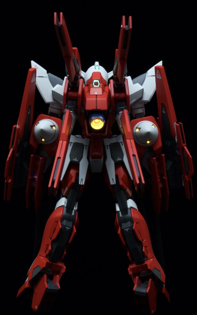 GNドライブ、後部カメラ類、バーニア内部も蛍光塗料にて塗装したので発光します。