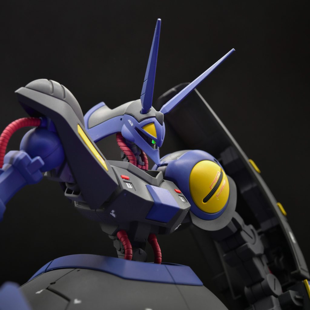 元キットはプレバンのゲーツ機なんで、動力パイプもプライマーを使って塗り直しました。