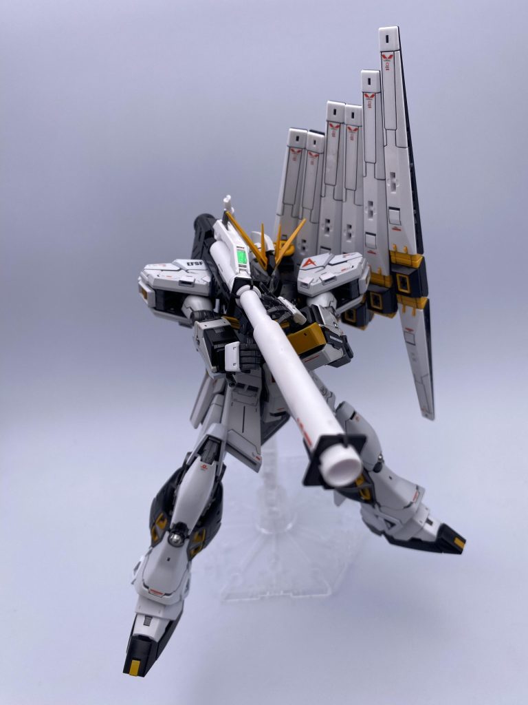 νガンダム？–3枚目/制作者：@minamibe