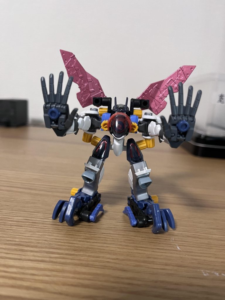 まずは装甲を開き！手の平のIフィールドを！