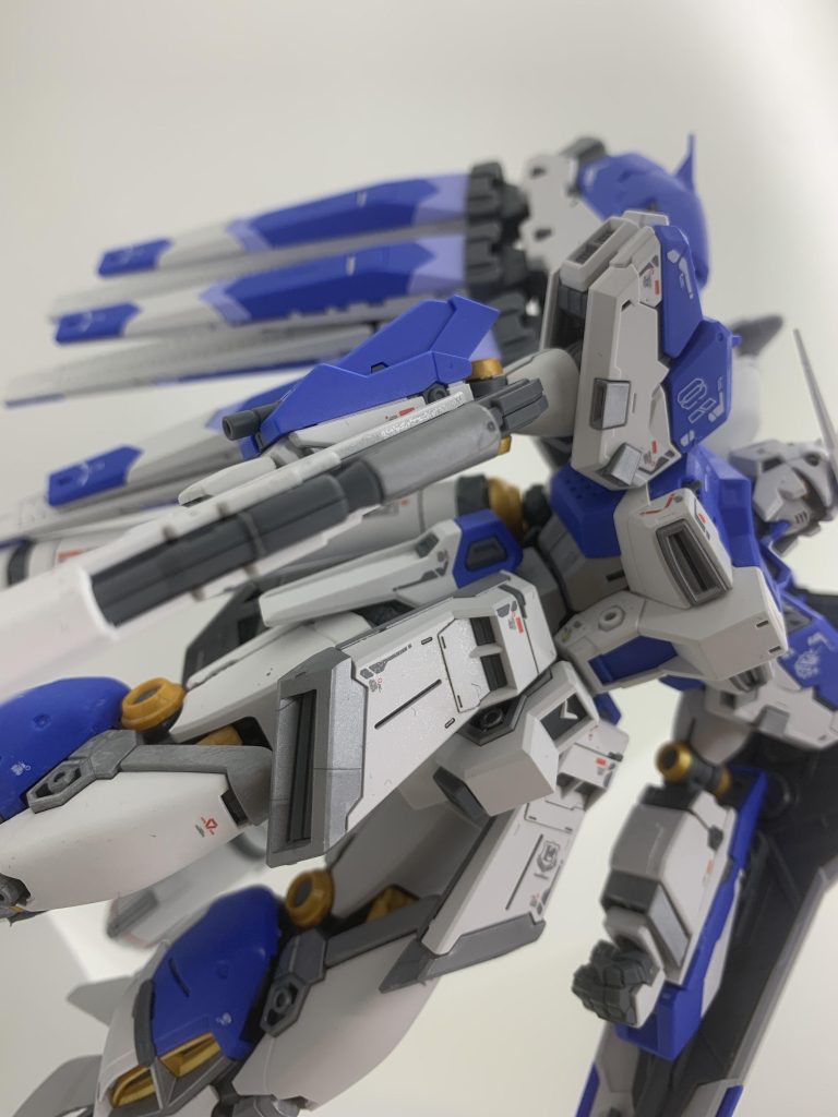 最後に艶消しトップコートでフィニッシュ