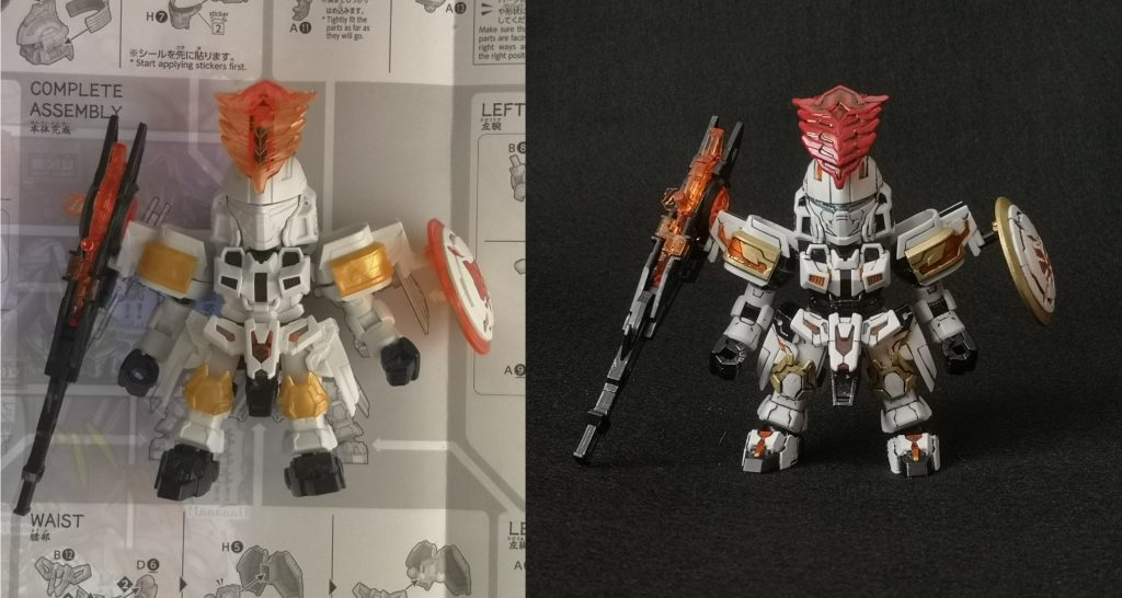 before&after説明書の作例を見ながら色の足りない所をちょこちょこと筆塗。腹部と関節をブラック、足の甲はホワイト、鶏冠の縁取りをレッドで。肩や膝はゴールドリーフを使用。オレンジ部だけシルバーの上にエナメルのクリヤオレンジを重ねてます。調色せずタミヤアクリルをそのまま使ったので、はみ出してもマジックリンで拭きとったりデザインナイフで削ったり、消しすぎたら簡単にリタッチできるしで簡単塗装です。墨入れは拭き取ったら墨が残らなかった所があるので彫り直しとけばよかった、と反省。