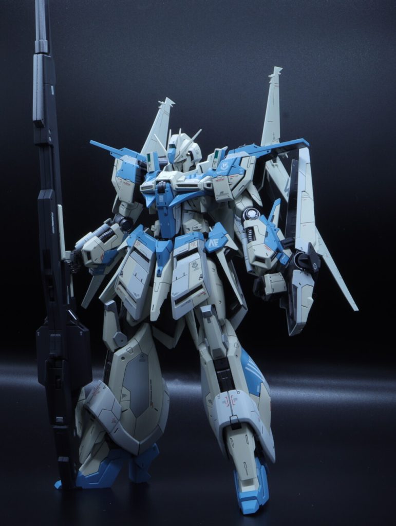 なかなかこのカラーリングのリントヴルムはないかな、とｗ白は3色、腕部や脚部は塗分けを工夫しました。