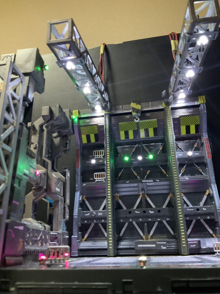 第二次電飾作業　天井ライトを装着しました　このライトは旦那の趣味のジオラマで使うもので明るさの強弱をコントロール出来る優れモノですわん( ^ω^ )