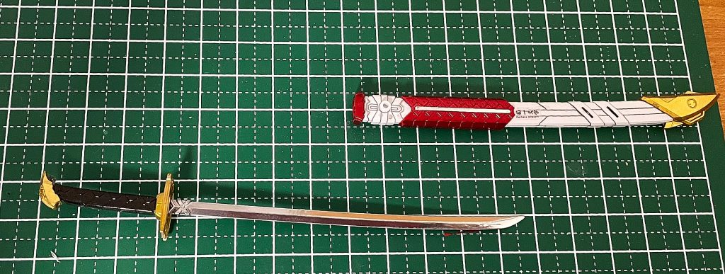 ガーベラストレートとハンドパーツの塗装をガンプラマーカーで塗装しました！赤→ロイヤルメタレッド、金→イエローゴールド、刀身→メッキシルバー(なおハンドパーツは乾燥後にポージングの途中で破損しました…orz)以上長くなりましたが、見ていただきありがとうございました。