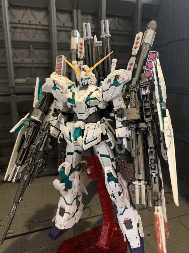 フルアーマー装備で。最早ボリュームありすぎて剣山みたいになっています。これでポロリが少ないのは素晴らしいですね。武装のメタリックは正解でした。