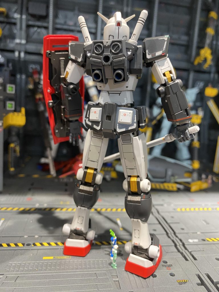 ガンダム RX-78-1–4枚目/制作者：Tencho