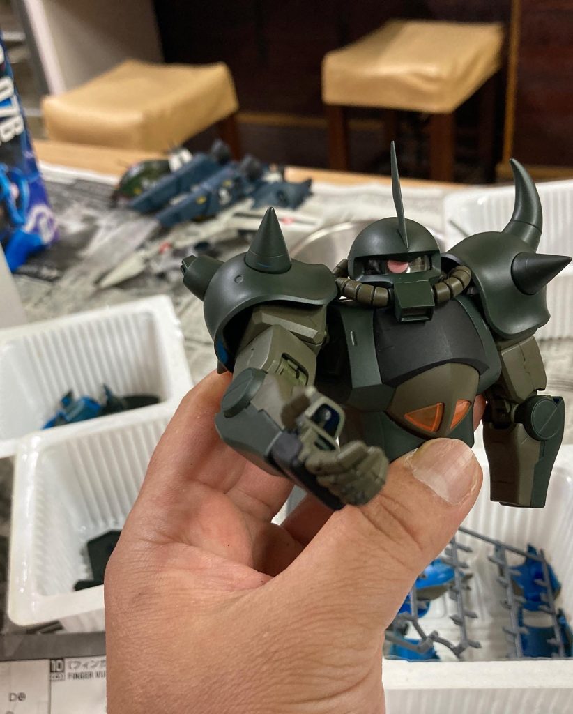 後ろにはバルキリーが映り込んでいますw