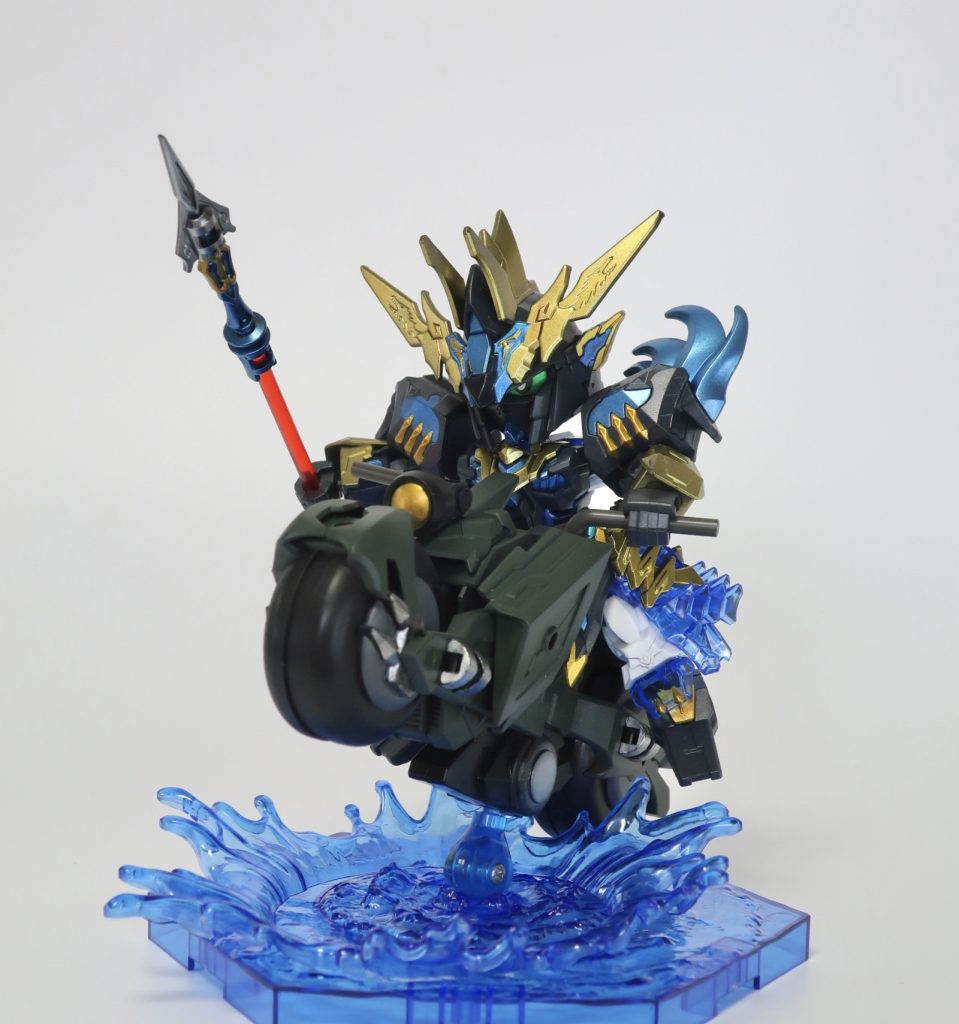 トリニティバイクが売ってないのでシナンジュの赤兎馬をノーマル仕様に組んで塗装してます