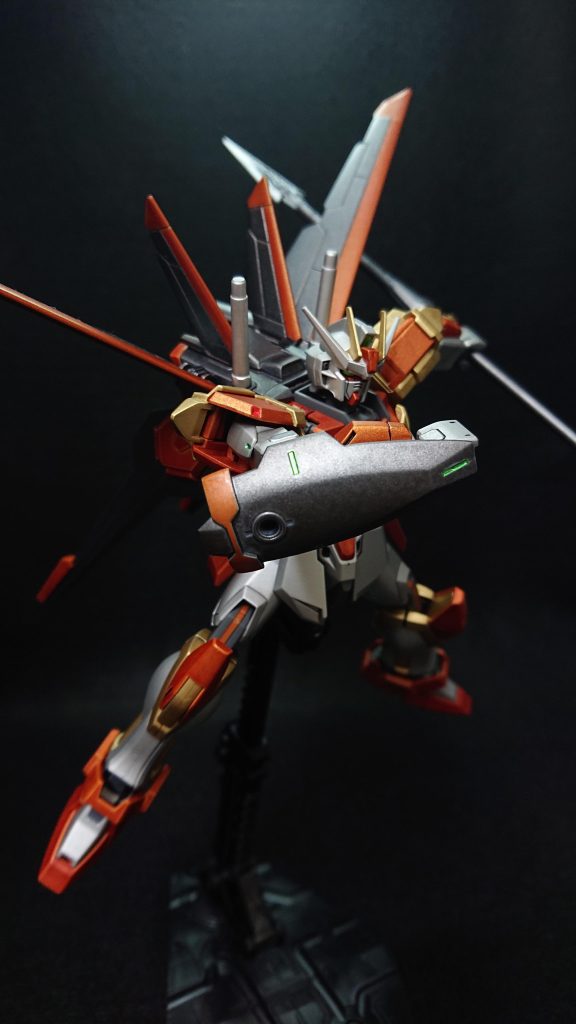 部分塗装にタミヤのエナメル塗料・クロームシルバー・メタリックブラウン・フラットブラック・フラットレッド・ダークグレイセンサー部分にはMr.メタリックカラーGX・メタルイエローグリーン