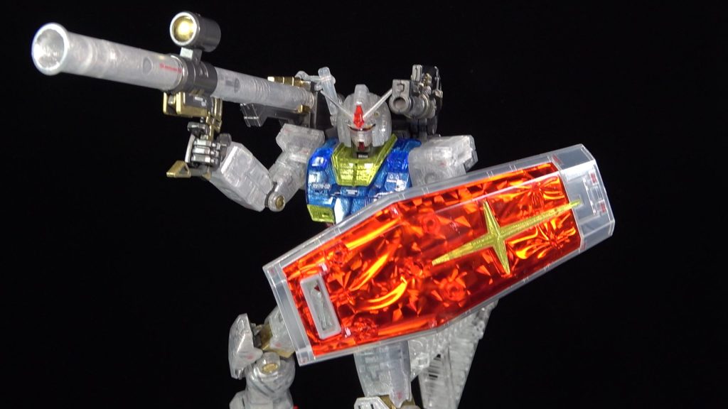 シールドに100均のホログラム用紙を挟んでいます。