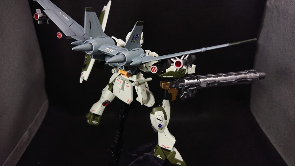 部分塗装にタミヤのエナメル塗料・クロームシルバー・メタリックブルー・フラットブラック・フラットレッド・ダークグリーン