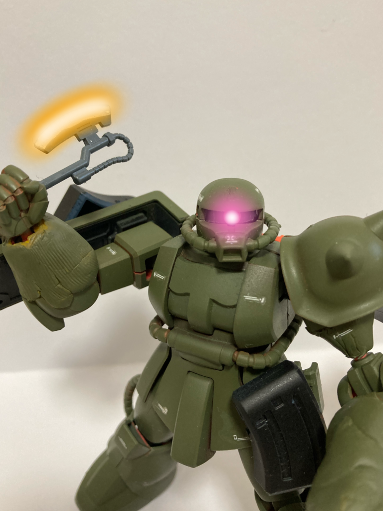 もしもの近接戦に備えてヒートホークを装備してます。あ、あとショルダースパイクも