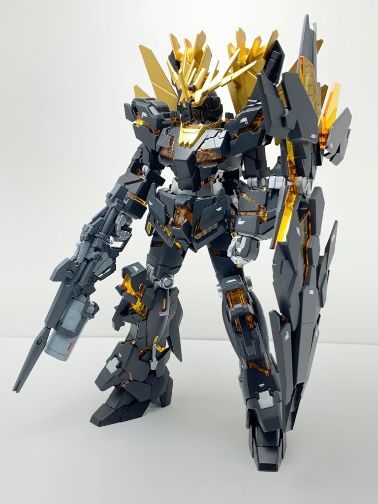 本体の塗装は、ガンダムカラーのティターンズブルーの濃い方を使いました。 
