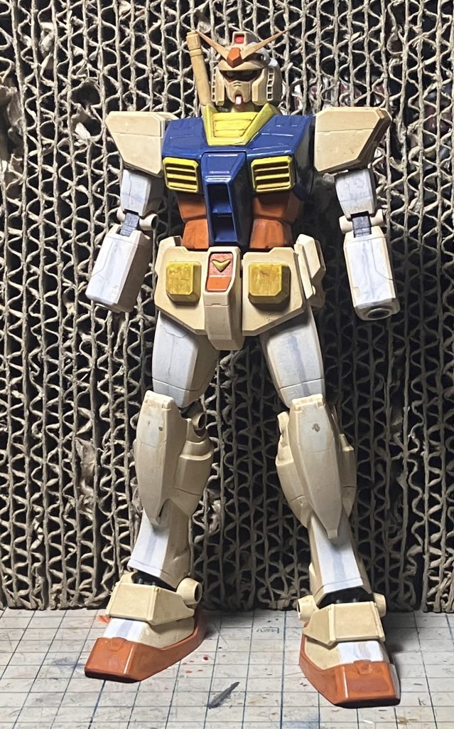 経年で変色したものをリペイントしました。