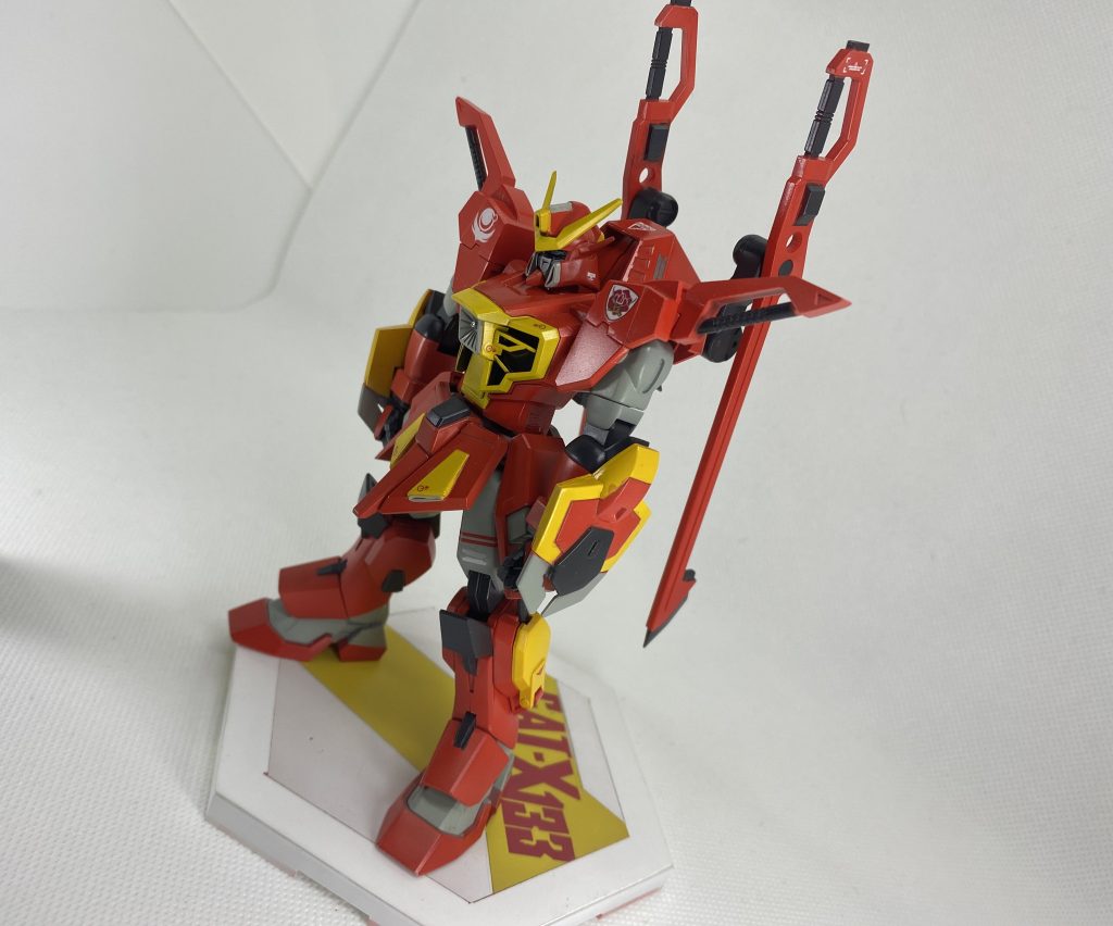 塗装とシールド(パンツァーアイゼン)部分をプラバンで裏打ち、胴体と太股部分を少し延長しています。