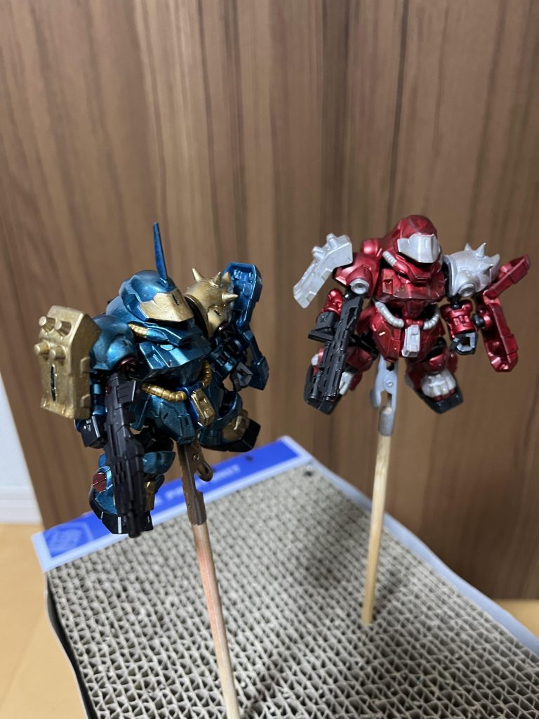 モビリティジョイントのギラドーガの売れ残りを救出して、ノリでギュネイカラーに塗ったら余りのかっこよさにクェスカラーも作成！ギラドーガちょこちょこ売れ残り発見するけど、これサクっと作れてカッコよくて良いんだけどなぁ… 