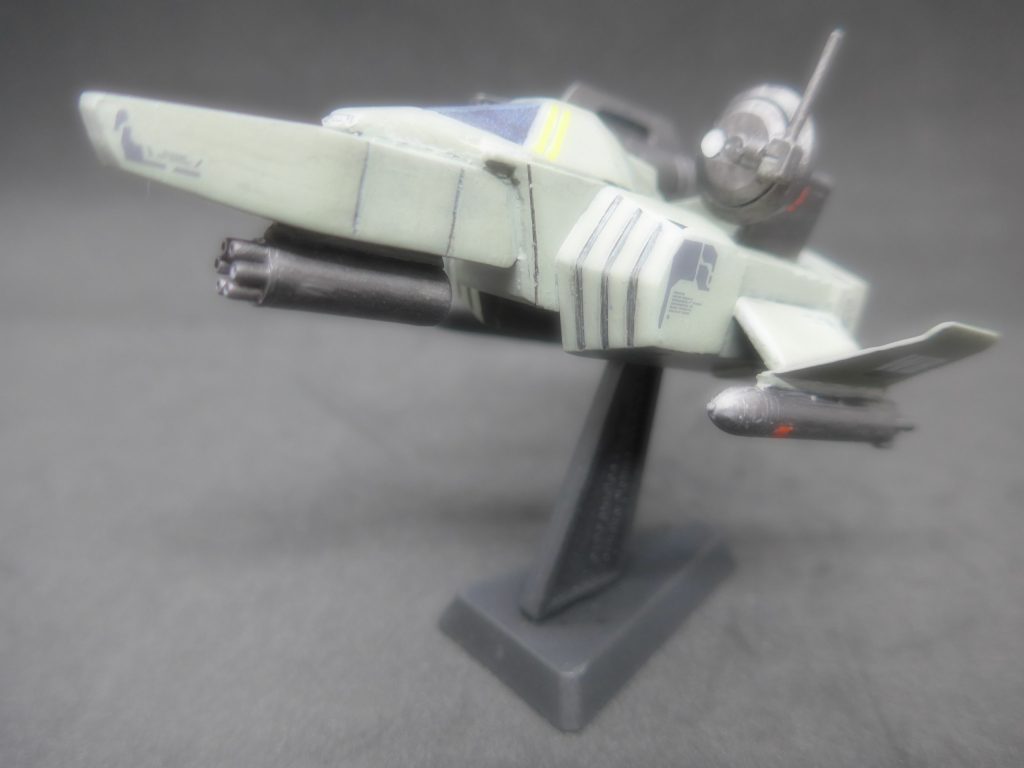 B：ジョブ・ジョン、コアファイター発進準備！ホワイトベースの進路およびア・バオア・クー内の突入場所を確保せよ！ついにブライトは決断し、コアファイターは発進した。ジョブ・ジョンは極限の緊張状態にありながら何かを身近に感じたが、その理由はわからなかった。