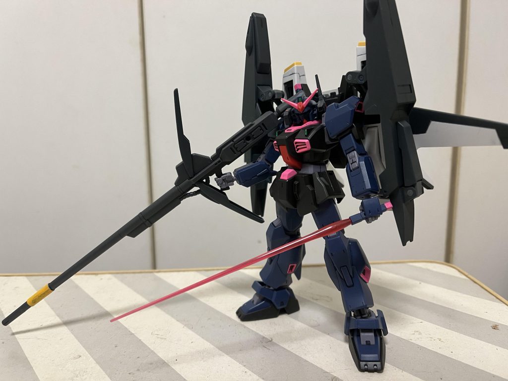 Mk-Ⅱディフェンサー。Gディフェンサーは取り付ける相手がどんな色でもある程度合うようなカラーにしたつもりですが…やっぱりティターンズカラーのGディフェンサーも欲しくなってきた、、