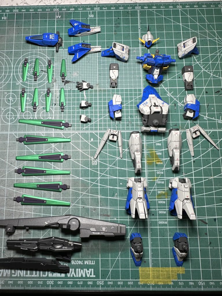 組み立てる前の儀式ですね笑