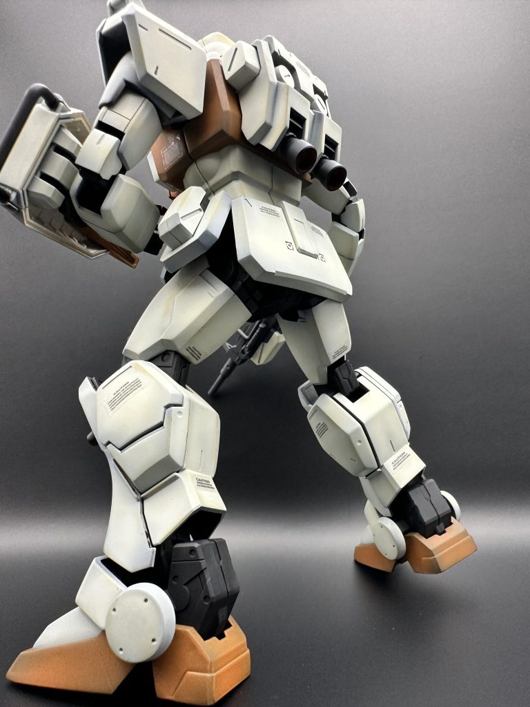 後ろ姿がカッチョイイ！ジオラマ欲しいね