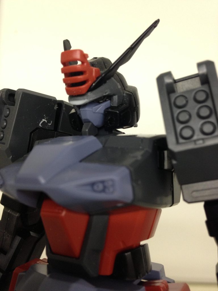 ひさしに1mmプラ板を貼って、目つきを悪くしてます