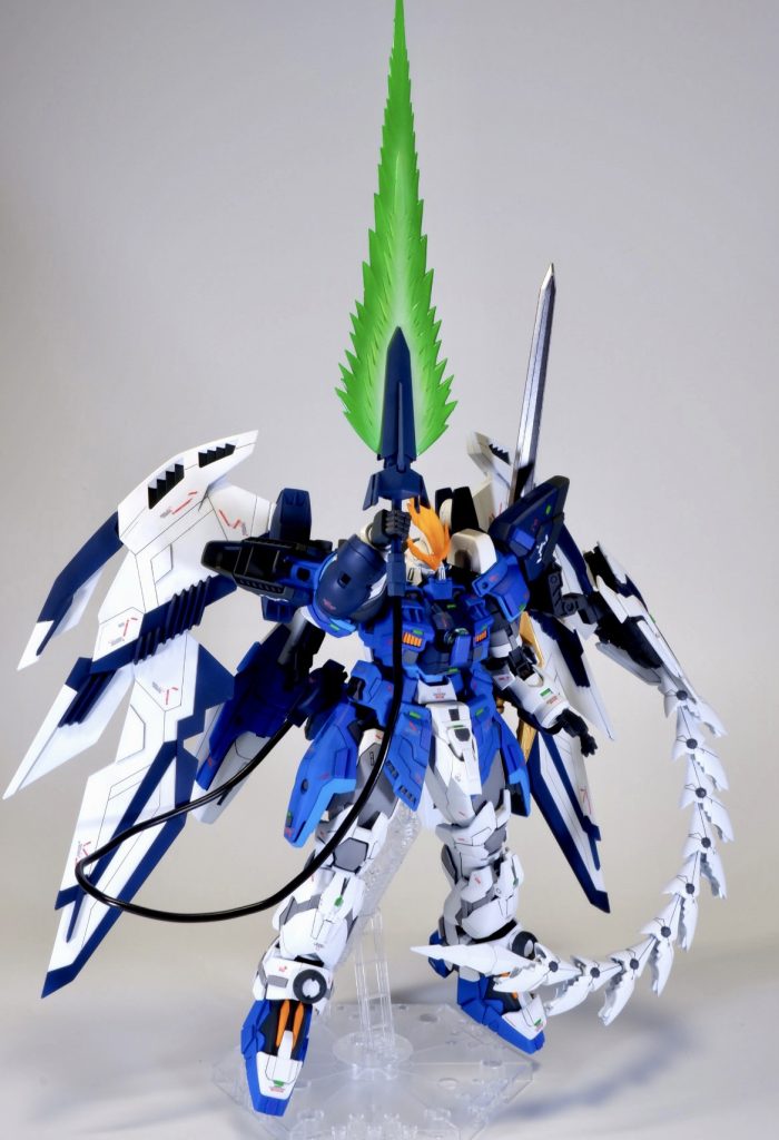 ビームソード試作機なので武装には、エピオンの物をそのまま採用し、テスト使用しているイメージです。エフェクトパーツのグラデーションも頑張りました!