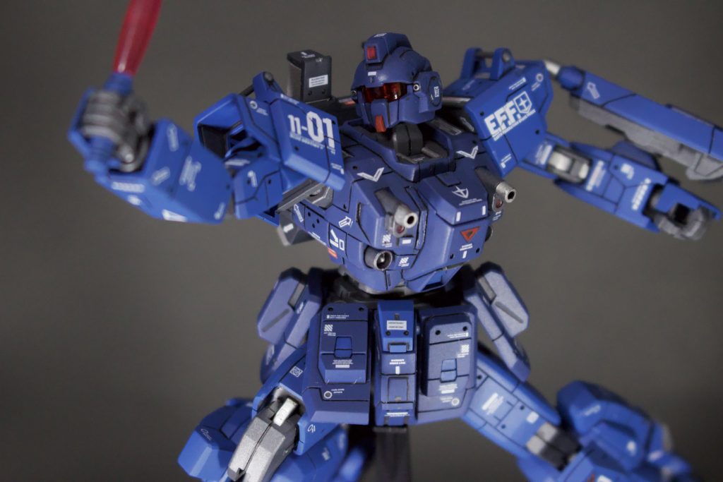 パケ絵っぽく。1号機と言えば丸目。なので、システム発動はこちらの頭部で固定しています。