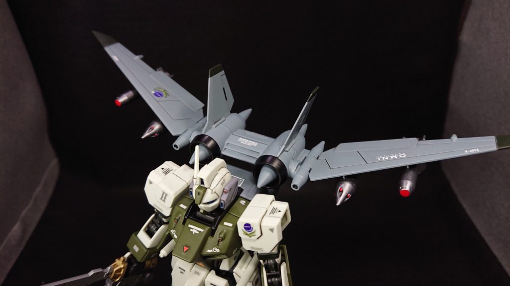 バックパックにジェットストライカーを装備し、空戦をできるようにしました武装は30MMのパーツを組み合わせてオリジナルのソードを作りました
