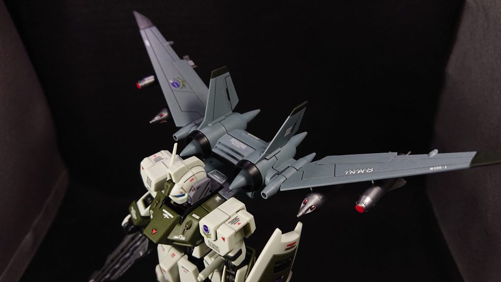2番機と同じようにバックパックにジェットストライカーを装備し、空戦をできるようにしました武装は30MMのパーツを組み合わせてオリジナルのビームバズーカを作りました