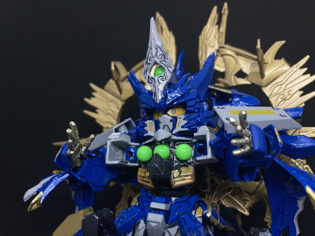 「眠りなさい。縮退砲……発射!」胸部開閉ギミックを付けて球体×3つけましたこちらはミニ四駆のパーツでスタビボールそのまま接着しましたネオグランゾンといえばこの開閉だと思ったのでwちなみに少しずらしてその下に窮奇の胸部ダクトを持ってきてます