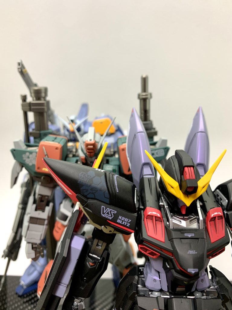 過去に作った2機も交えて起動時風にデュエルはアサルトシュラウド着ちゃってますが（笑）