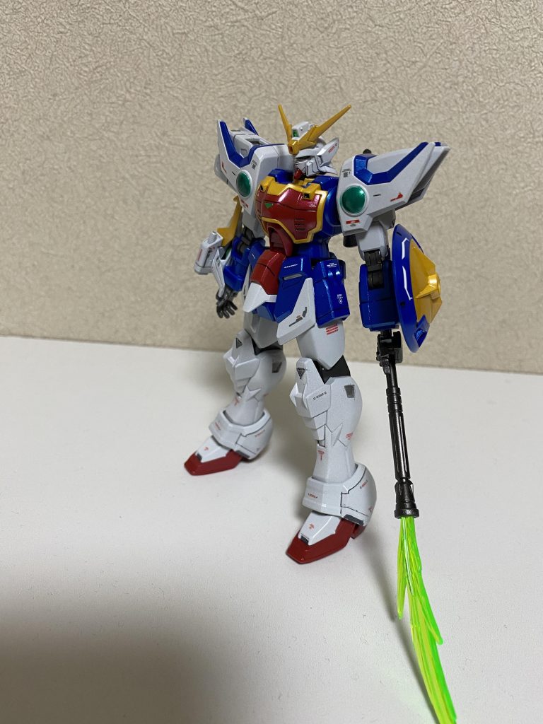 塗装の記録白部分→光沢ホワイト青部分→メタリックブルー赤部分→メタリックレッド黄色部分→ゴールドに少しイエローを調合緑部分→メタリックグリーンフレーム→焼鉄色武器→黒鉄色仕上げ→光沢クリアー