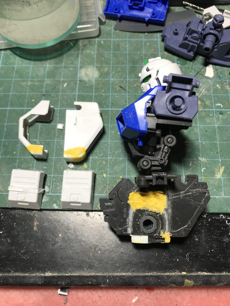 軸を下げてくっつけてます。8mmほど足が長くなりました。