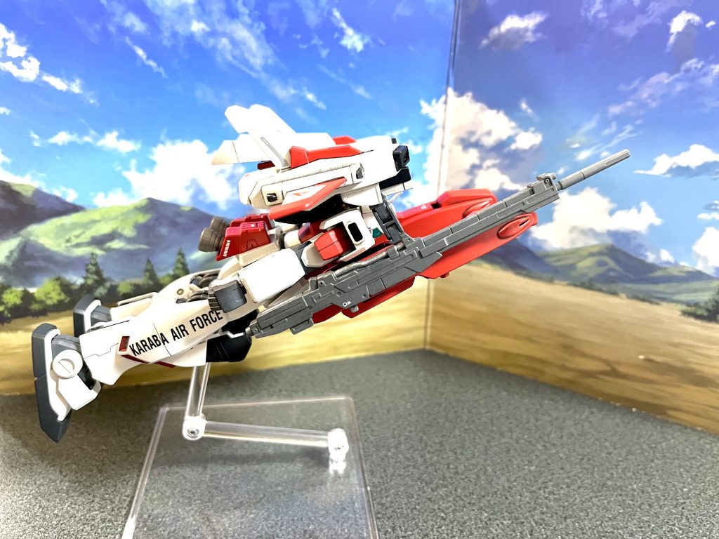 (ライフルを変形後に装備できるように加工し忘れたから両面テープで貼っているなんて言えないなぁ…)