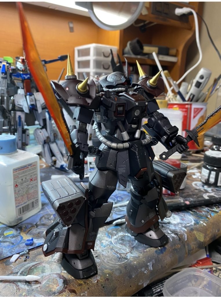 サーベルラックが何故か背中だったので腰部にマウントを変更してます。