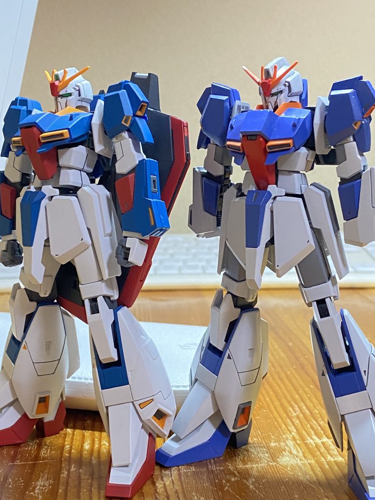 元々ネットで見たカラーリングのzガンダムがカッコよくてそれを真似したくて作り始めました。が、自分の塗装が未熟も有り、塗り直しました。