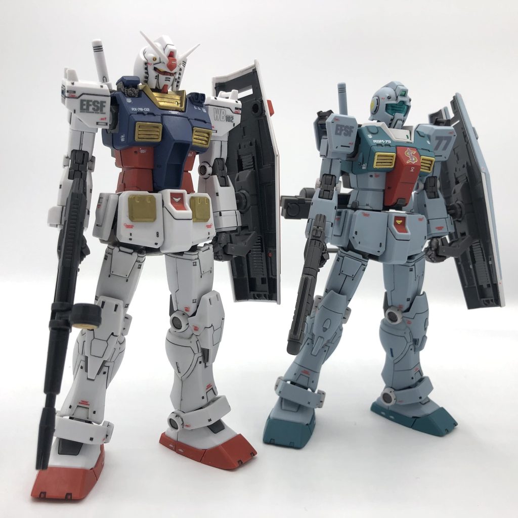 過去作のオリジンガンダムはボディのブルーを成型色でなく、少し変更してあります。そして、ガンダム斬り。