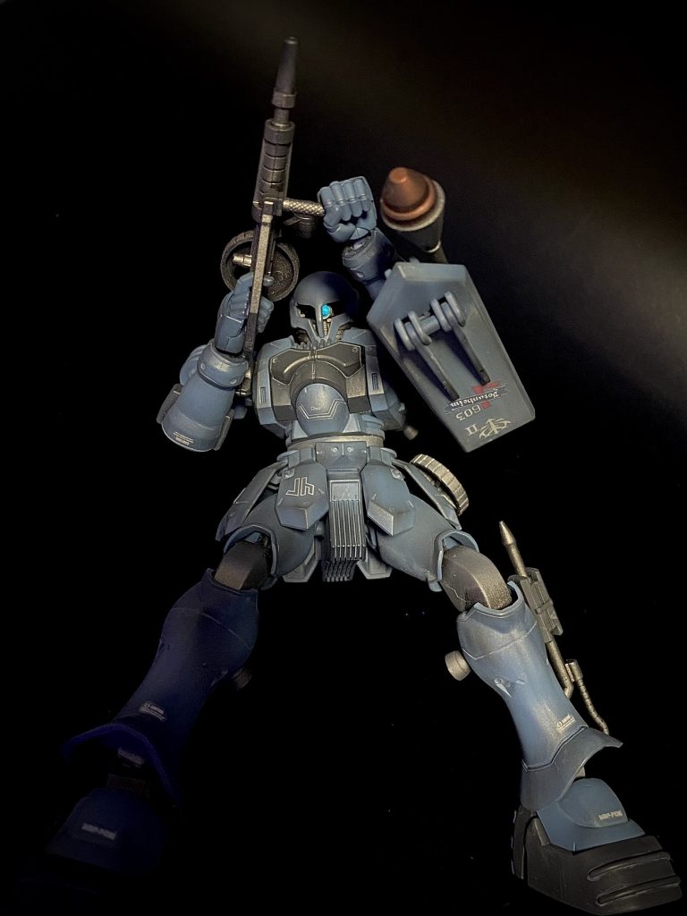 足が細くて弱々しく見えたので、太ももにパテを盛って少し太くしました。脛も太くすればよかったかもしれません。