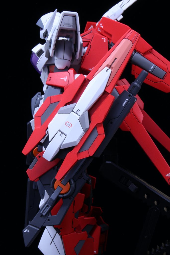 ライフルを畳んだ状態。今回は追加のスジボリなどはまったくしていないので、情報量を増やすために塗り分けを徹底しました。