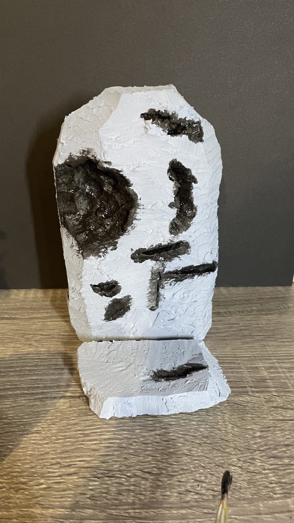 深いところは黒で。100均アクリル絵の具です。