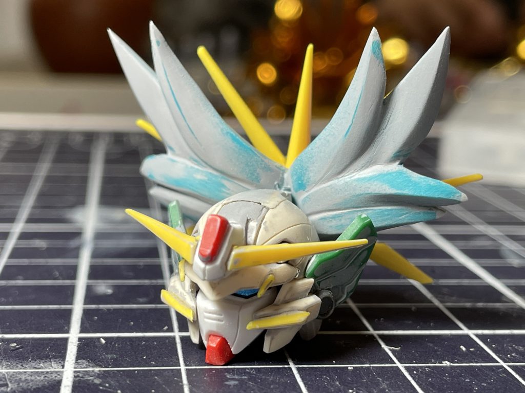 頭部はフェニーチェベースに、F91、ダイバーナミの髪の毛パーツを加工しました。