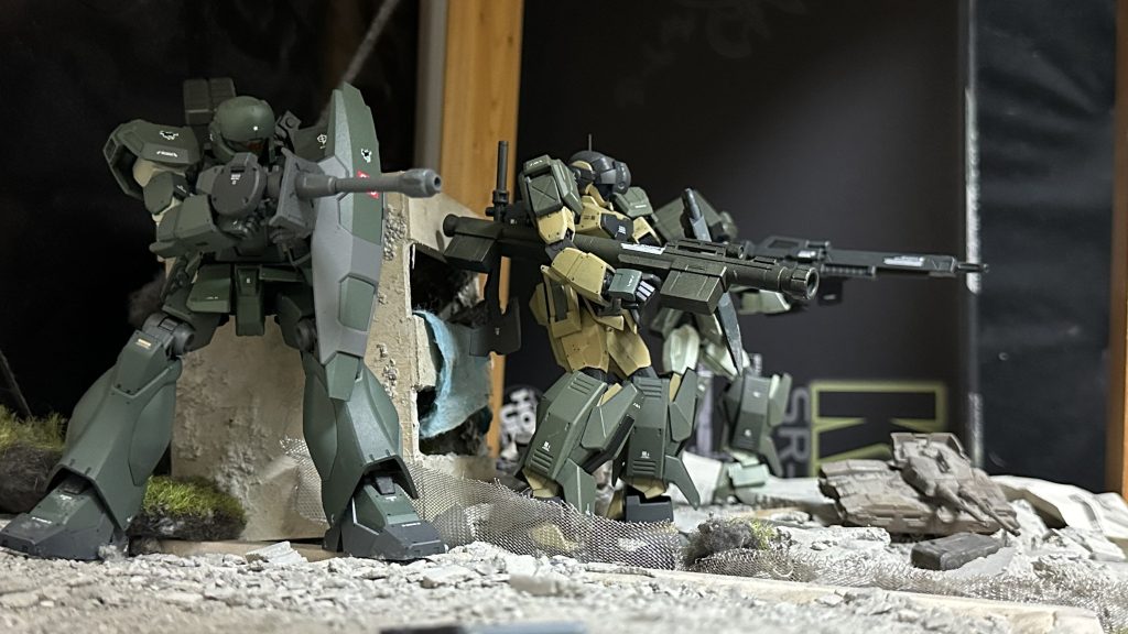 歴代アデルと並べてみました。皆けっこう違いますが、ミリタリーカラーというコンセプトは踏襲していってるのでこうして並べても違和感が無い超格好良いです(親バカ)