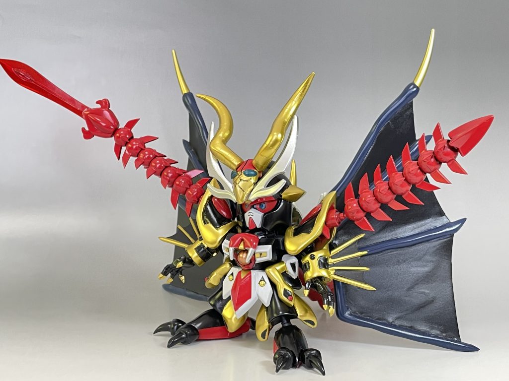 FRONT素体は騎士ガンダム、腕や足にゼロガンダムを使用しています。触手は市販の関節パーツを繋ぎ中にワイヤーを仕込みました。