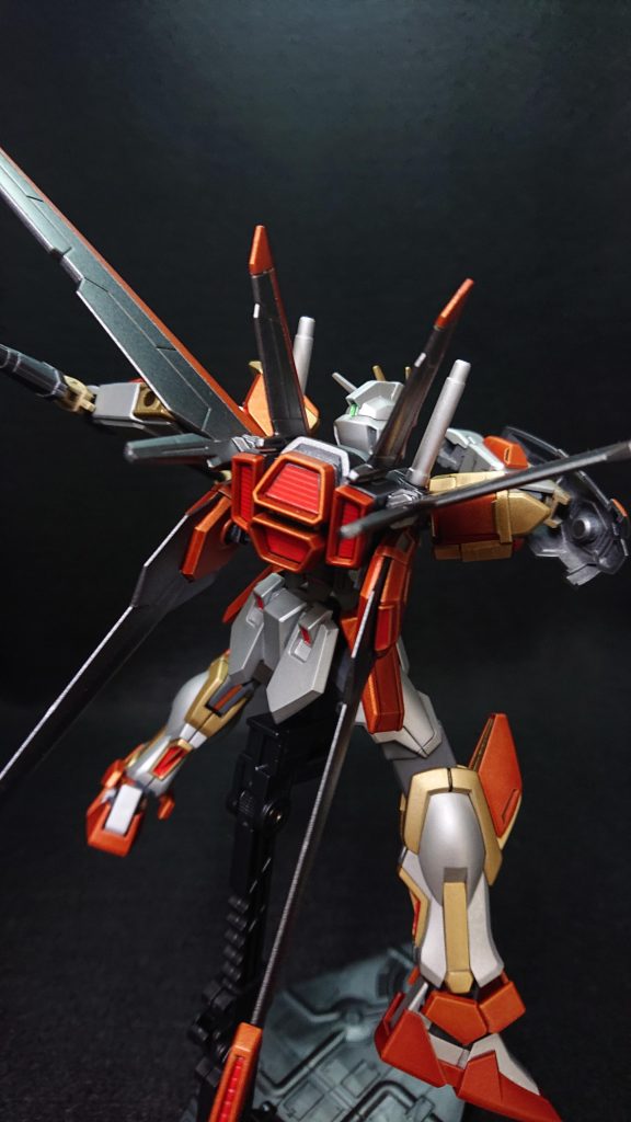 長いハルバートを振り回して戦えるだけの機動力を得るためにフォースシルエットを装備し、空中戦メインでの戦闘を想定しています