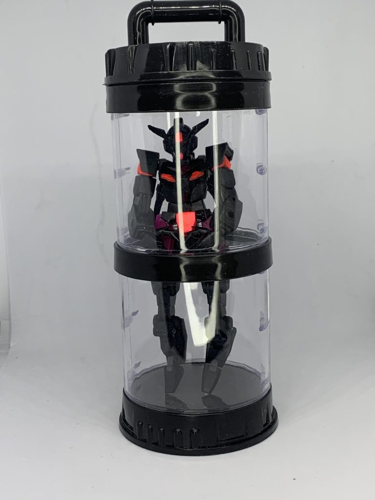 普段はポッドの中で身体を休めています。単体でWith-domの5体を相手にできる力の代償として休む時間が多く必要です。その為普段は部下となる下級戦士を行使しています。