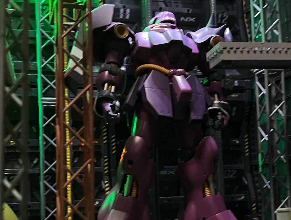 AE &NEO ZEON 袖付き部隊　フル•フロンタル親衛隊　MG  AMS-119C ギラドーガ　アンジェロ•ザウパー大尉カスタム専用機カラーver. & MS格納庫ジオラマ　✨✨✨✨✨–2枚目/制作者：SINANJU