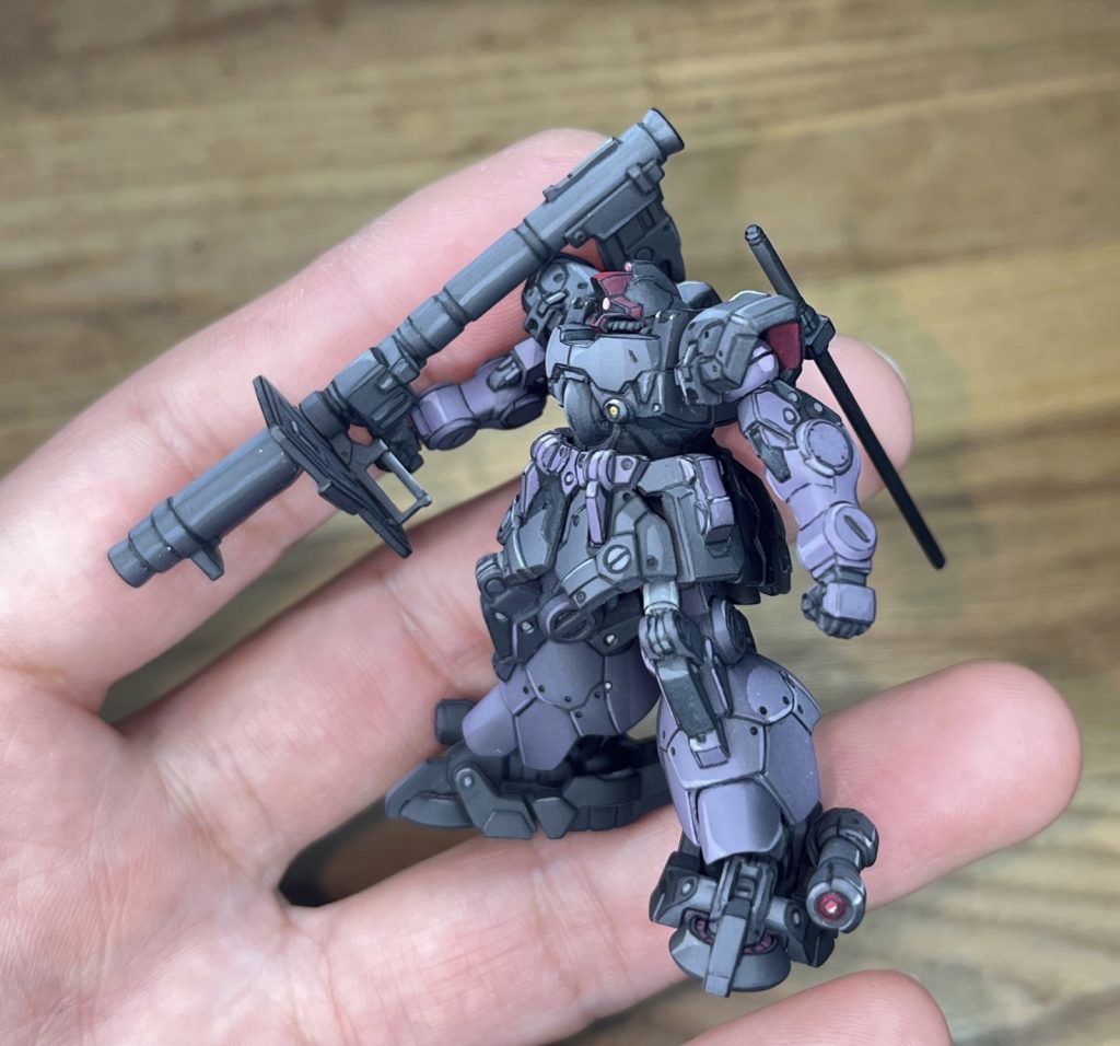 このドムトロは少し可動を残しました。ドムトローペンの設定画配色、カッコイイのですが、、、自分的にカッコイイを表現したく、リックドムに寄せてみました。